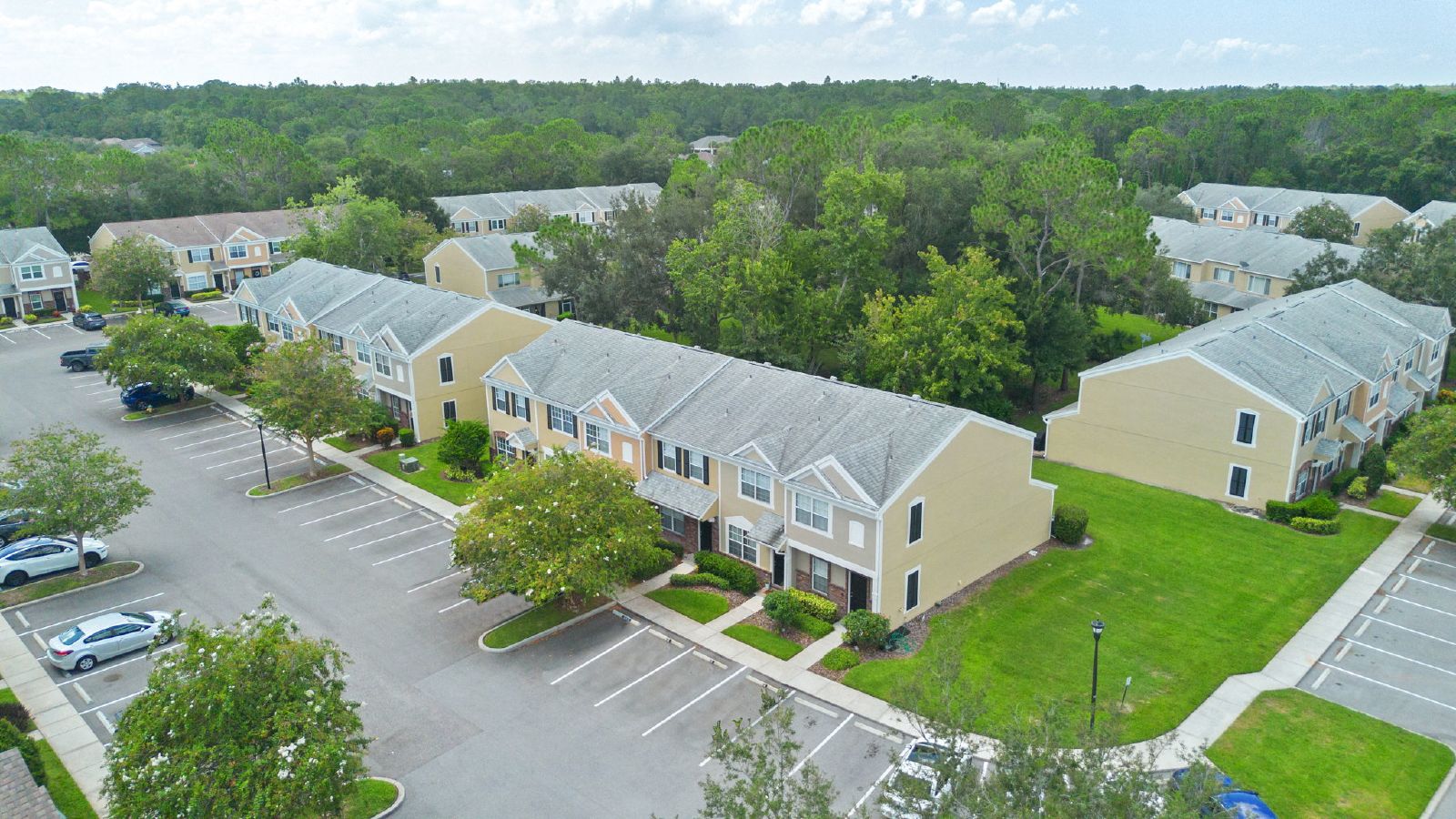 Beautiful Townhome In The Heart Of Westchase! property image