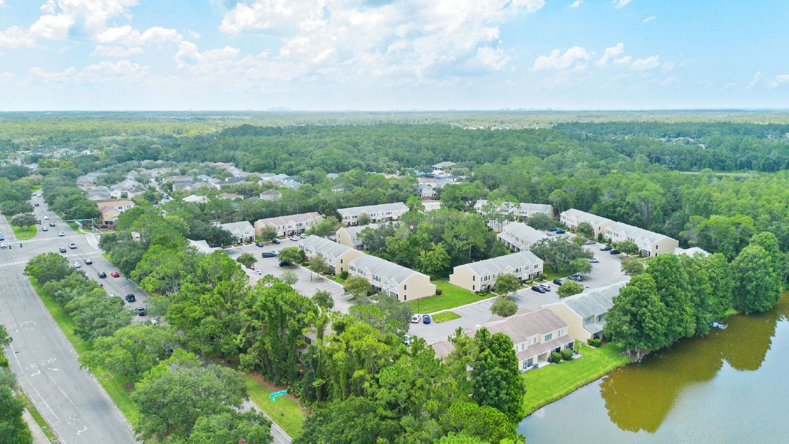 Beautiful Townhome In The Heart Of Westchase! property image