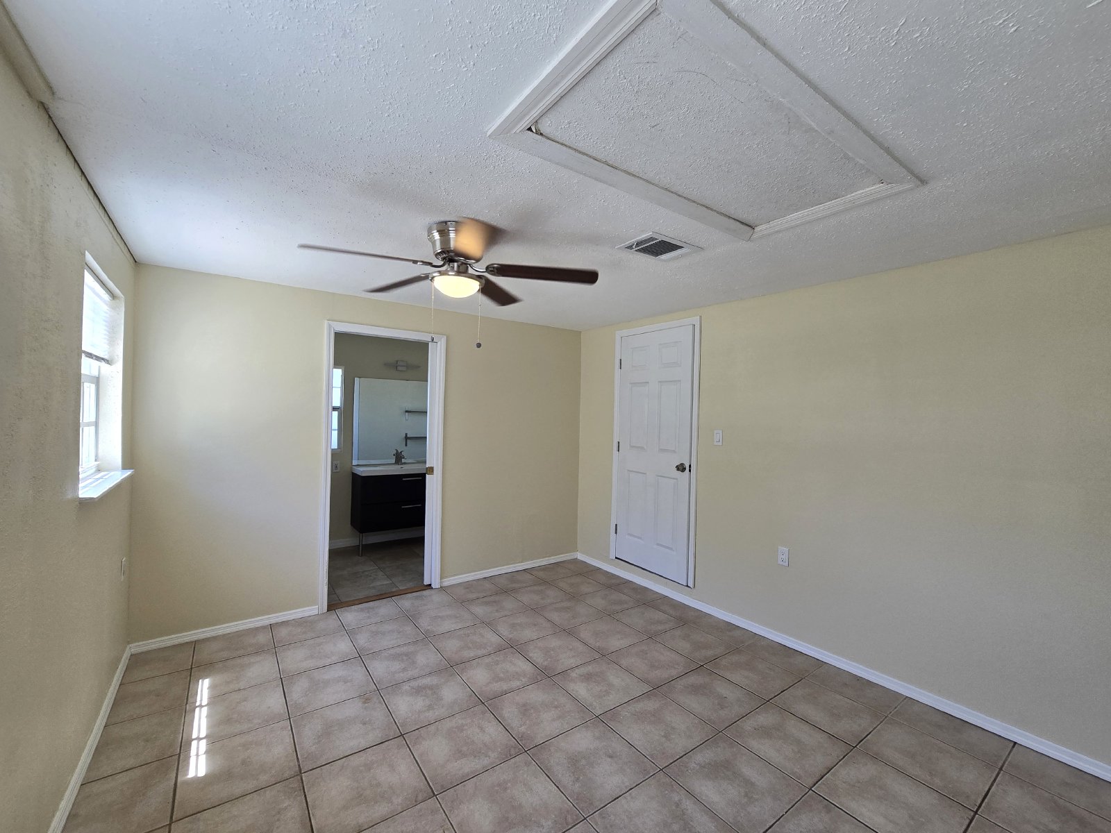 3/2 Available Now In Spring Hill, FL! property image