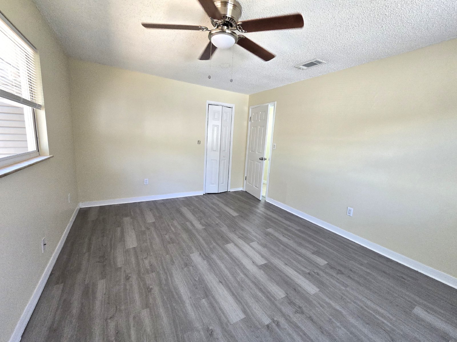 3/2 Available Now In Spring Hill, FL! property image