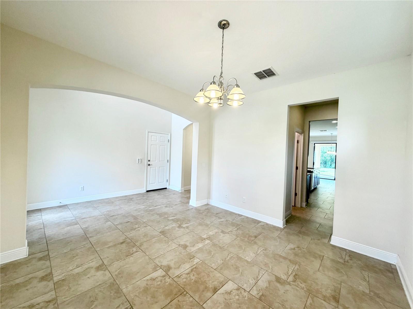 Stunning 5Bed 4Bath Home In New Tampa property image
