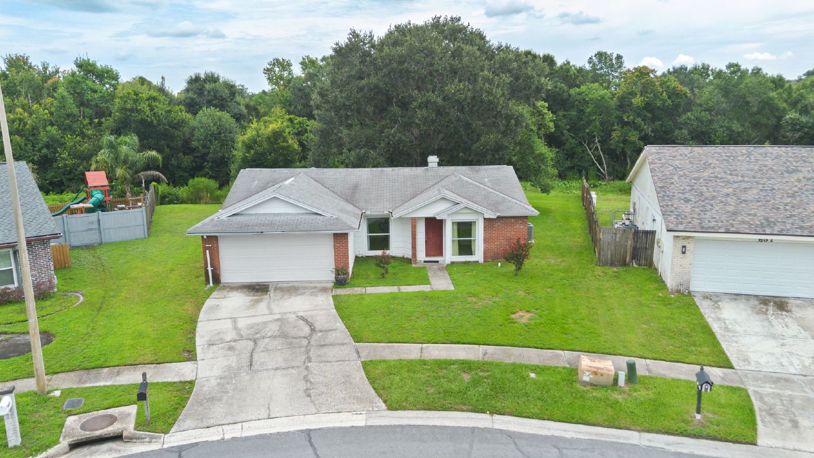 Charming 3 Bed 2 Bath On A Large Conservation Lot property image