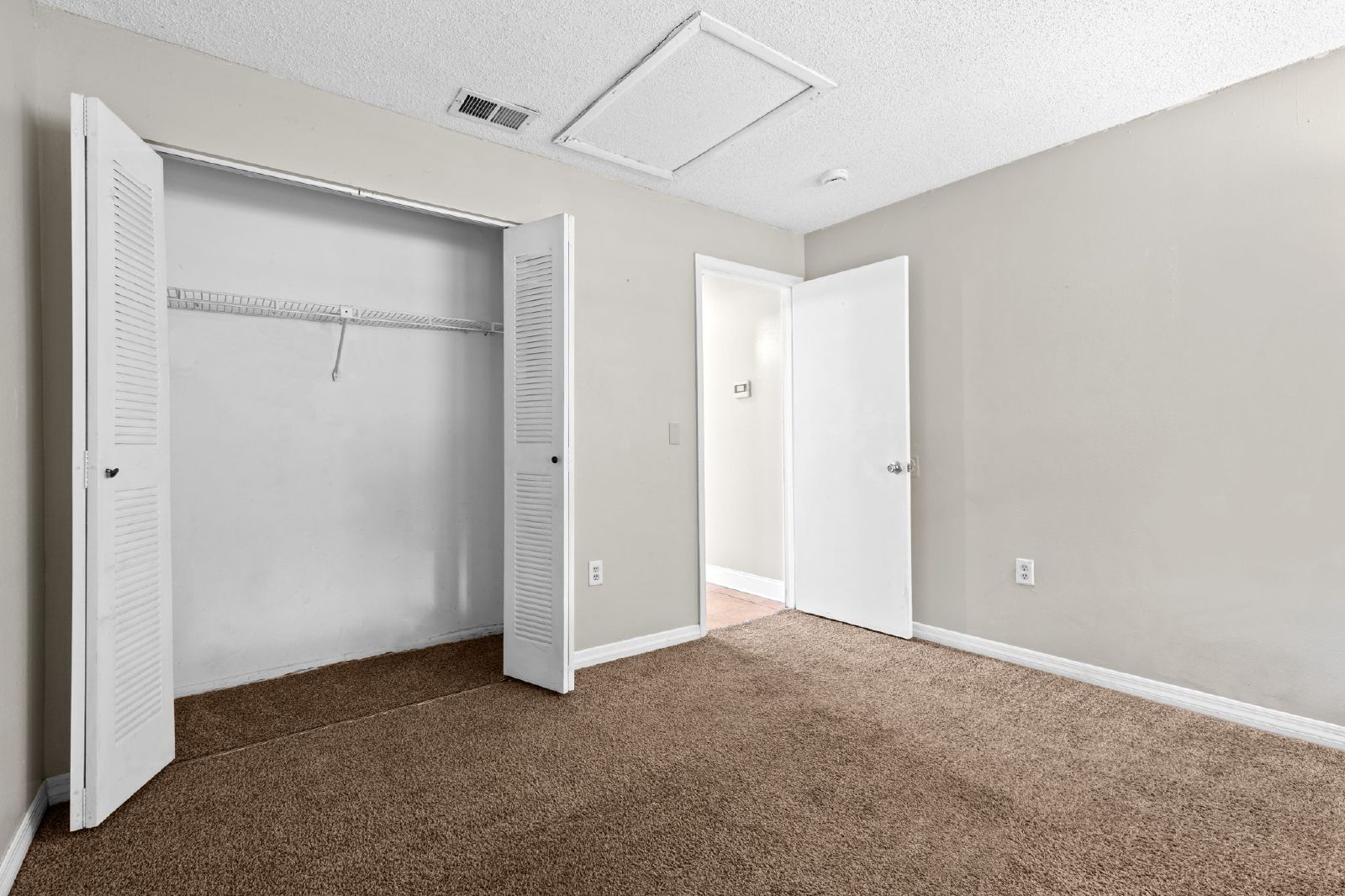 Charming 3 Bed 2 Bath On A Large Conservation Lot property image