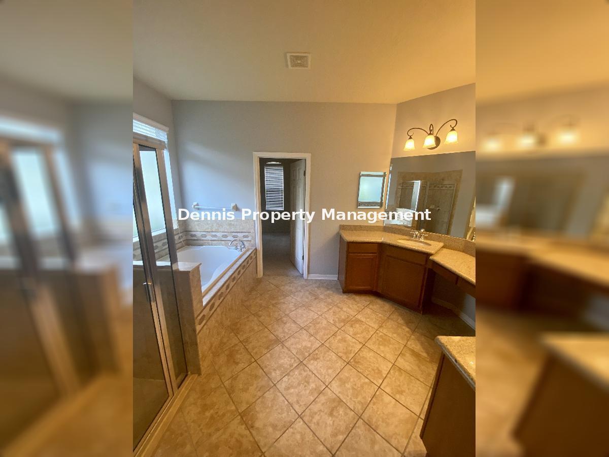 4 Bedroom 3 1/2 Bath 3 Car Garage Home In Buckingham At Tampa Palms property image