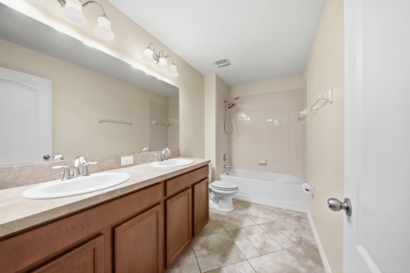 Stunning 7 Bed/ 4 Bath LAWN CARE INCLUDED Triple Creek Home For Rent! property image