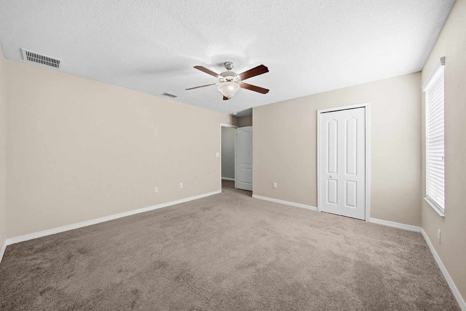 Stunning 7 Bed/ 4 Bath LAWN CARE INCLUDED Triple Creek Home For Rent! property image