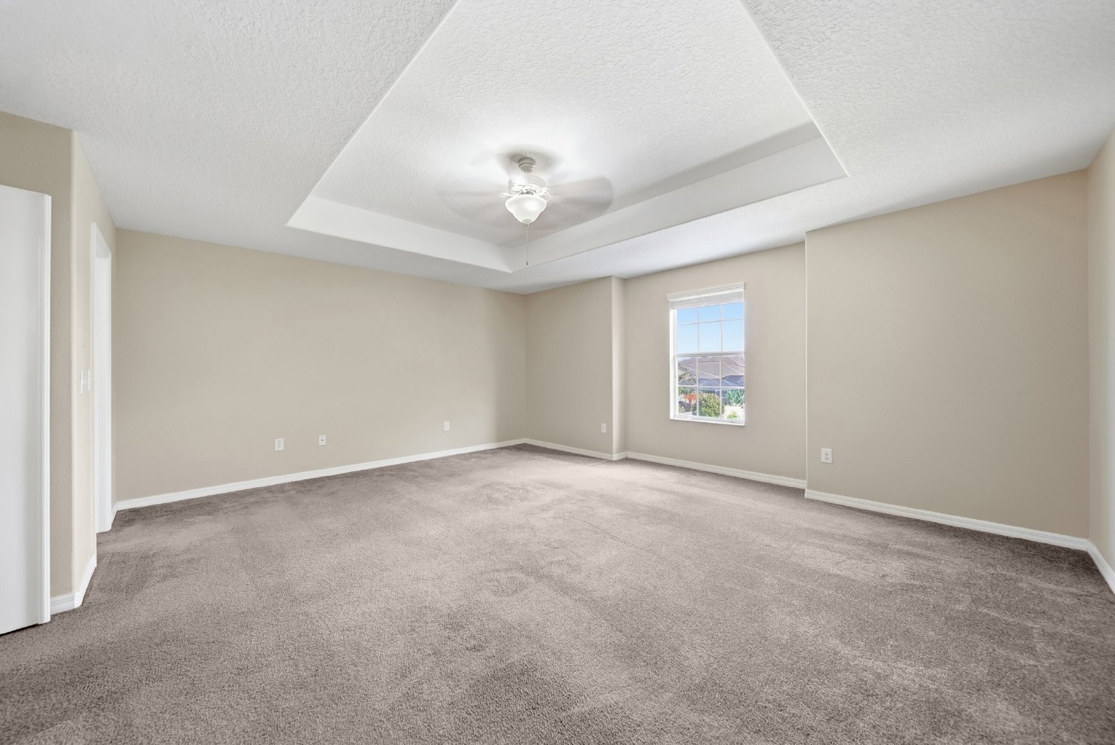 Stunning 7 Bed/ 4 Bath LAWN CARE INCLUDED Triple Creek Home For Rent! property image