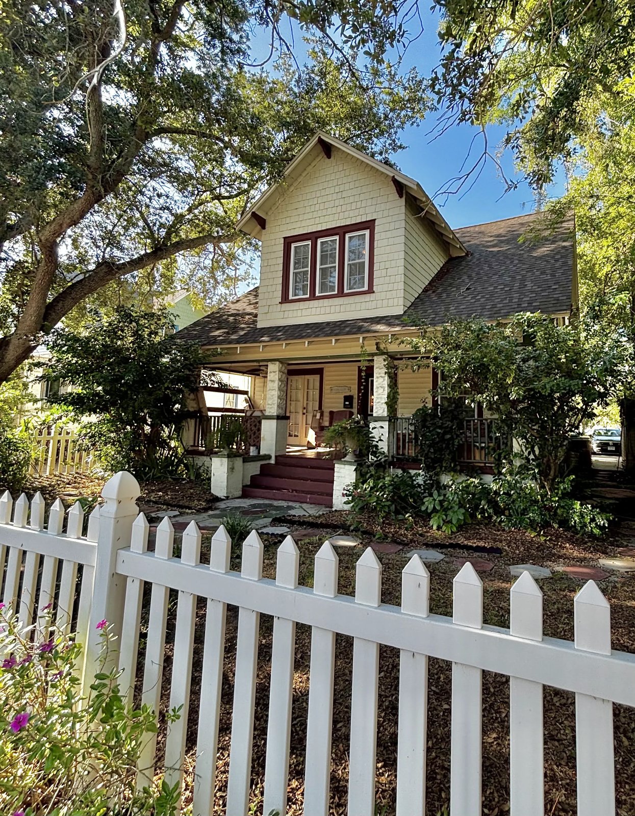 Historic Uptown St. Pete Charm | 4BR/2BA | Lawn Care Inc property image