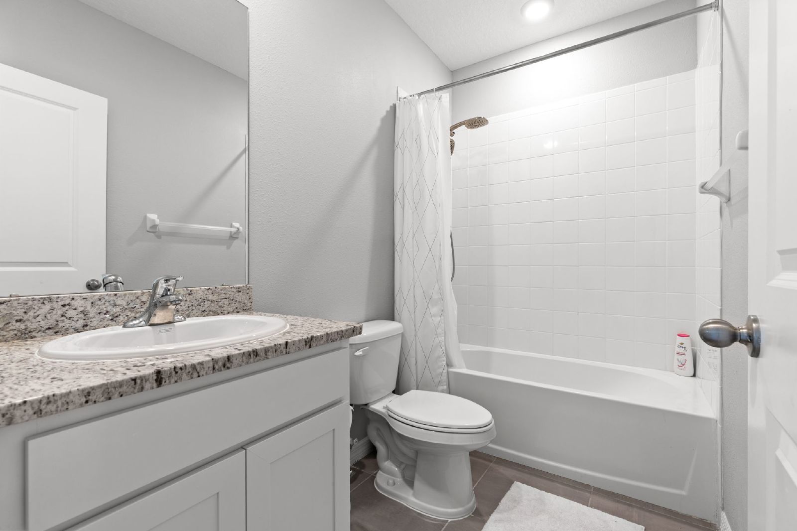 FULLY FURNISHED 4 BED 3 BATH Lagoon Community AVAILABLE NOW property image