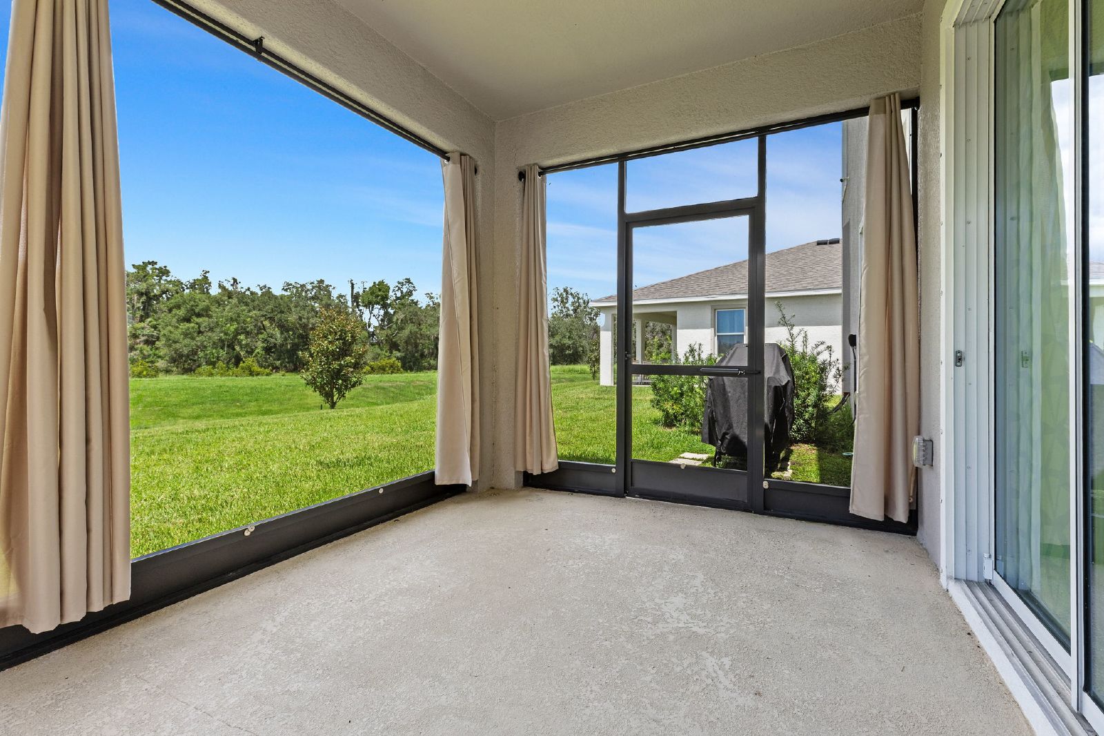 FULLY FURNISHED 4 BED 3 BATH Lagoon Community AVAILABLE NOW property image