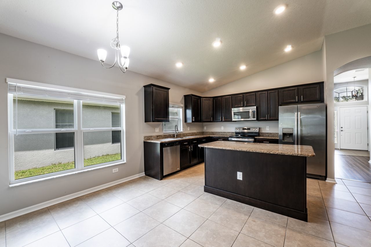 4 Bed, 2 Bath In Oak Creek property image