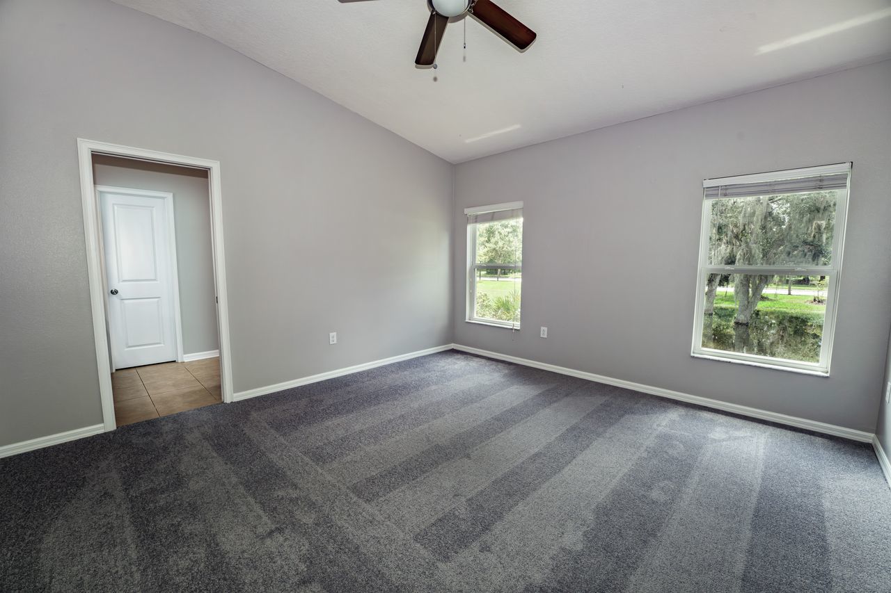 4 Bed, 2 Bath In Oak Creek property image