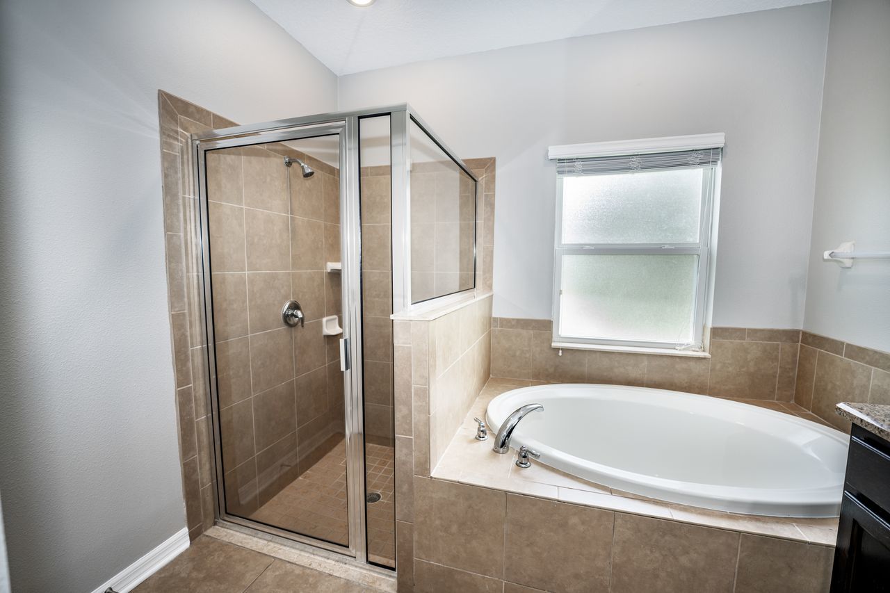 4 Bed, 2 Bath In Oak Creek property image