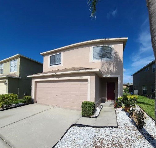4 Bed/ 2.5 Bath Pond View Home In Tampa property image
