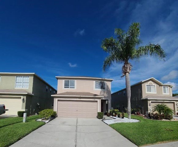4 Bed/ 2.5 Bath Pond View Home In Tampa property image