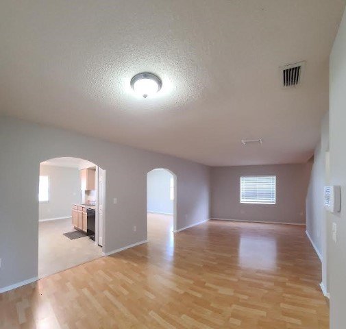 4 Bed/ 2.5 Bath Pond View Home In Tampa property image