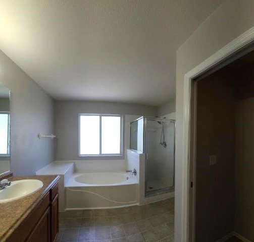 4 Bed/ 2.5 Bath Pond View Home In Tampa property image