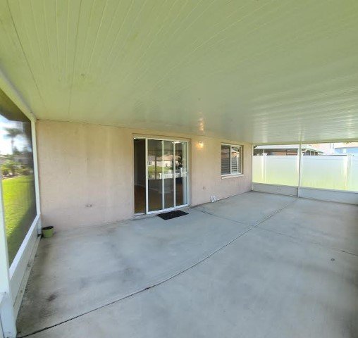 4 Bed/ 2.5 Bath Pond View Home In Tampa property image