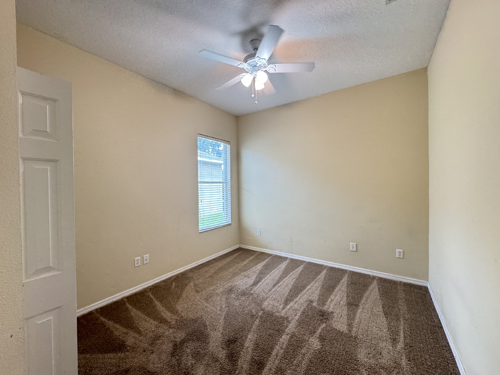 Beautiful 4Bed 3Bath, Office, And Loft  Pool Home In Gated Community property image