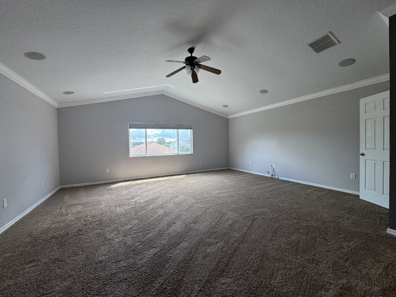 Beautiful 4Bed 3Bath, Office, And Loft  Pool Home In Gated Community property image