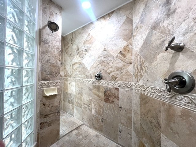 AMAZING CARROLLWOOD  HOME READY FOR MOVE IN! property image