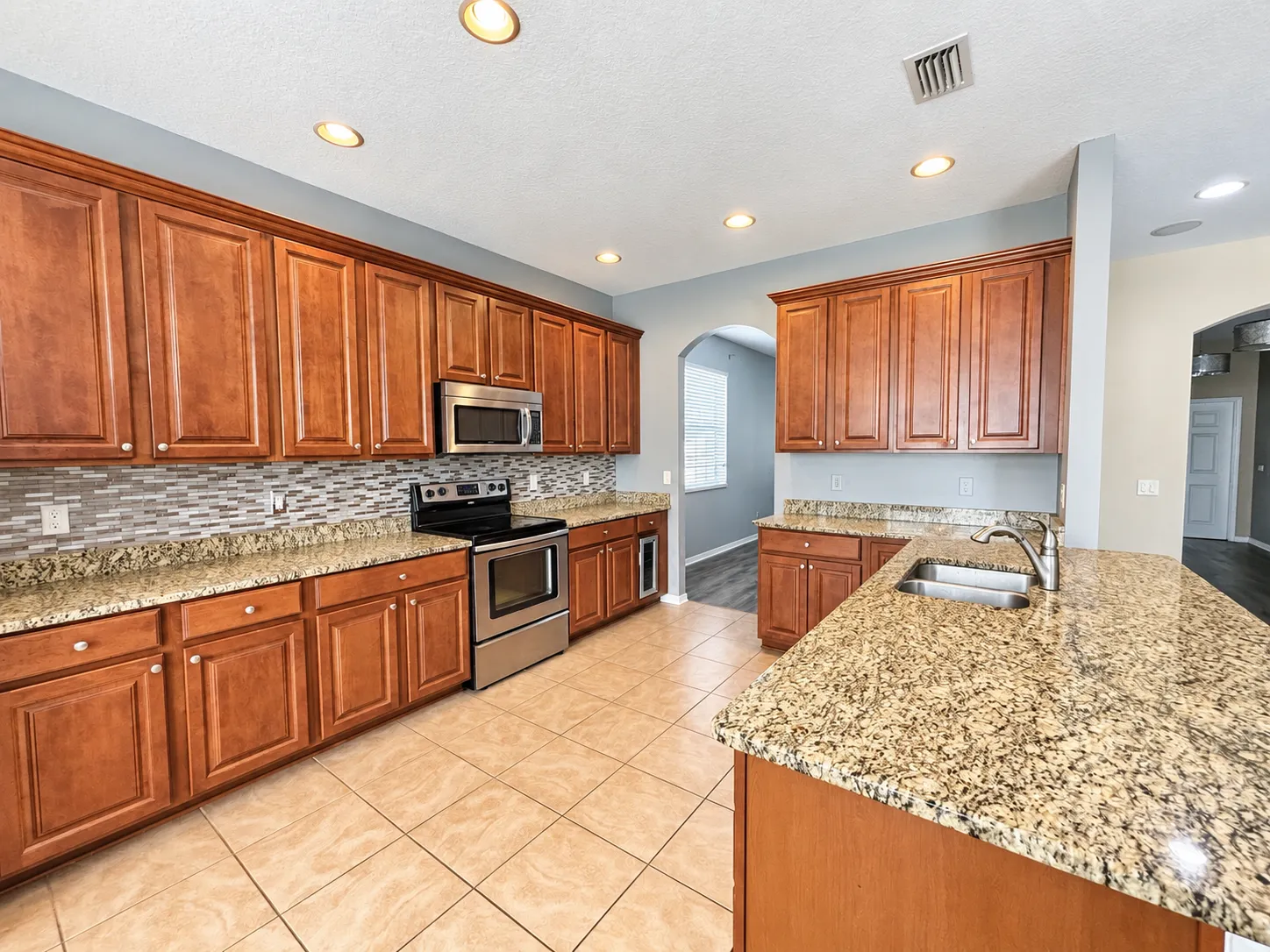 Beautiful 5-Bedroom Home with a Fully Fenced Yard in Land O? Lakes property image