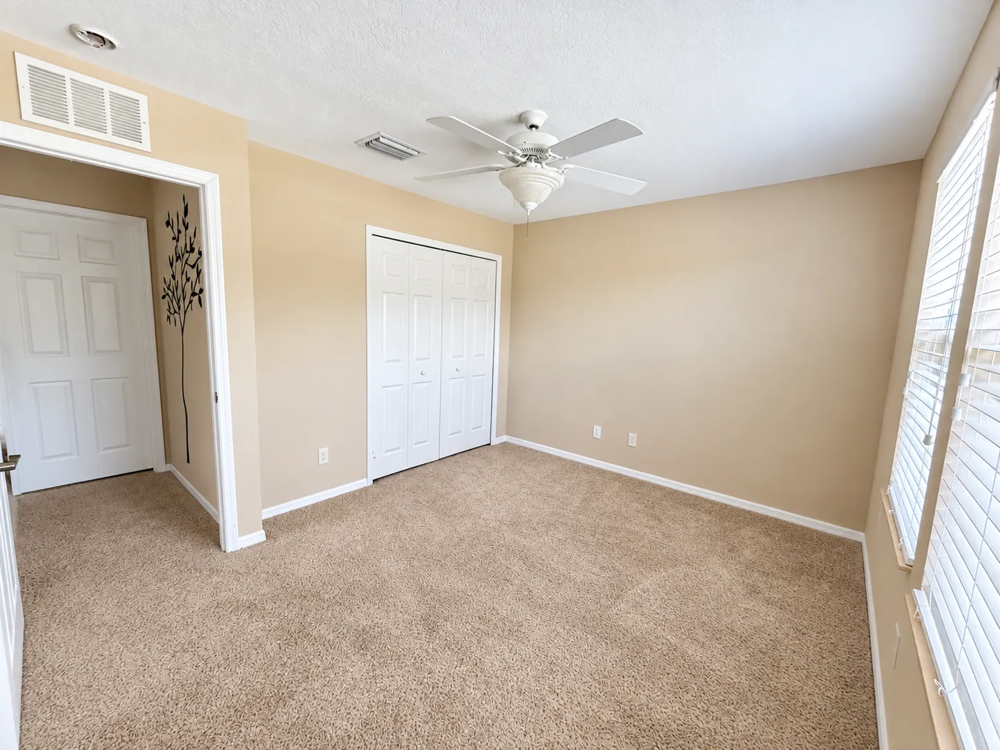 Beautiful 5-Bedroom Home with a Fully Fenced Yard in Land O? Lakes property image