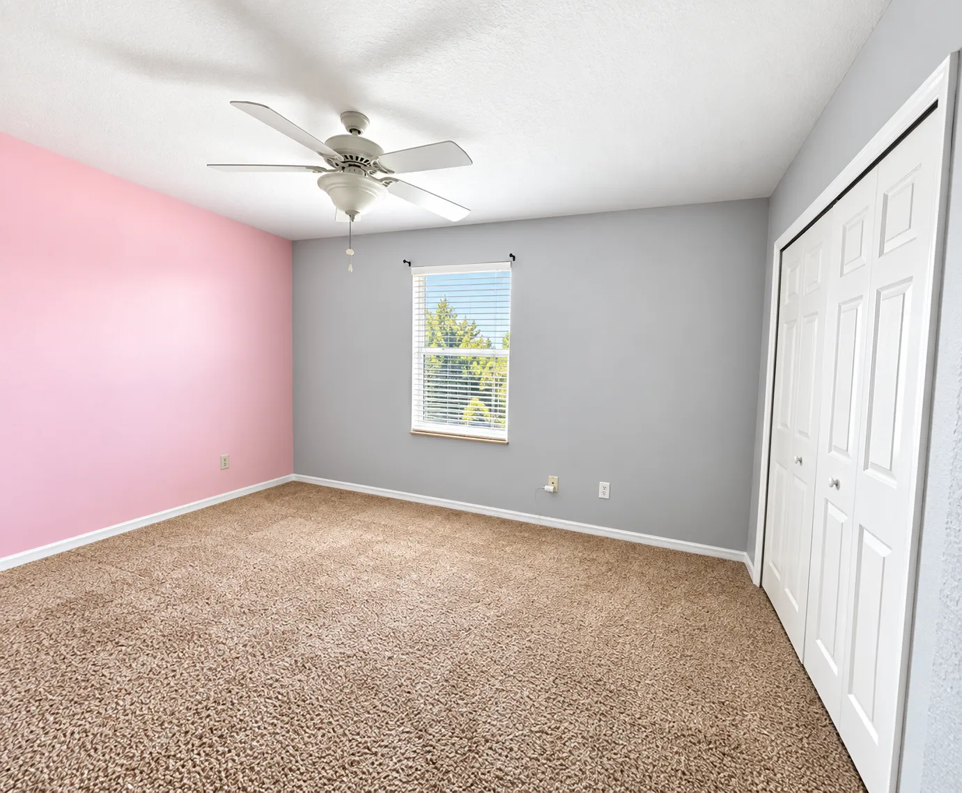 Beautiful 5-Bedroom Home with a Fully Fenced Yard in Land O? Lakes property image