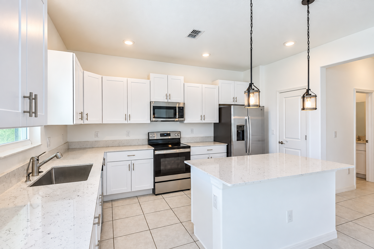 beautifully maintained 4-bedroom, 3-bathroom townhome in Land O Lakes! property image