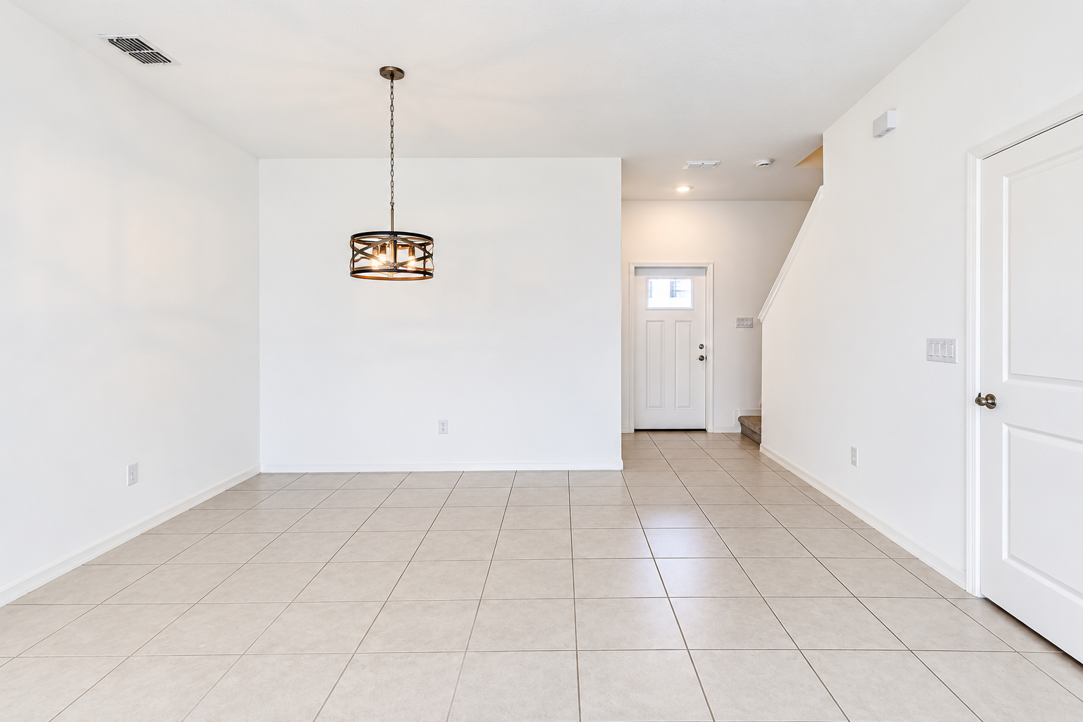 beautifully maintained 4-bedroom, 3-bathroom townhome in Land O Lakes! property image