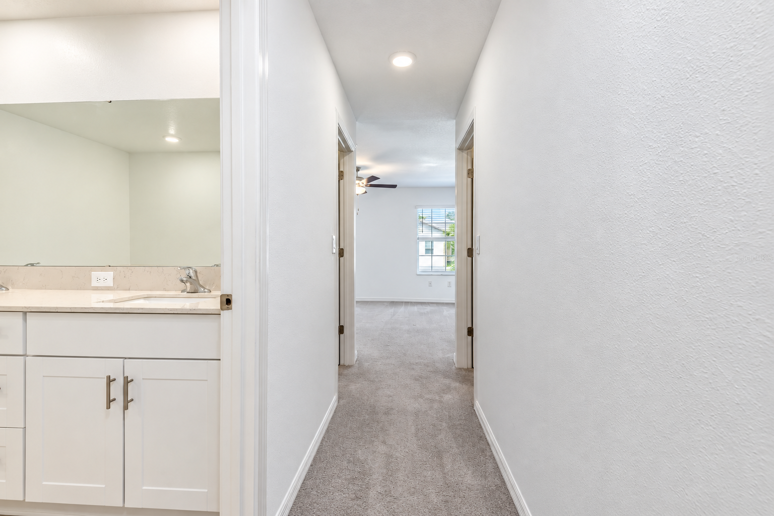 beautifully maintained 4-bedroom, 3-bathroom townhome in Land O Lakes! property image