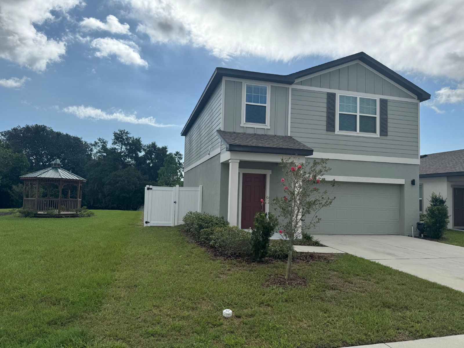 Beautiful 3 bedroom 2.5 bath home in Dade City with fenced yard! property image