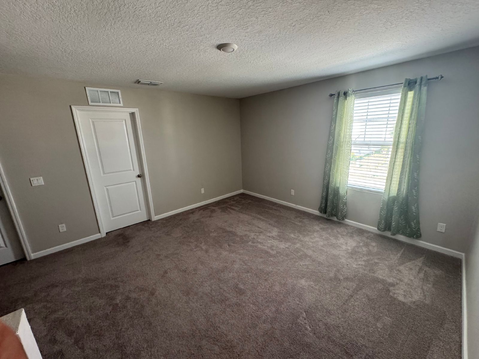 Beautiful 3 bedroom 2.5 bath home in Dade City with fenced yard! property image
