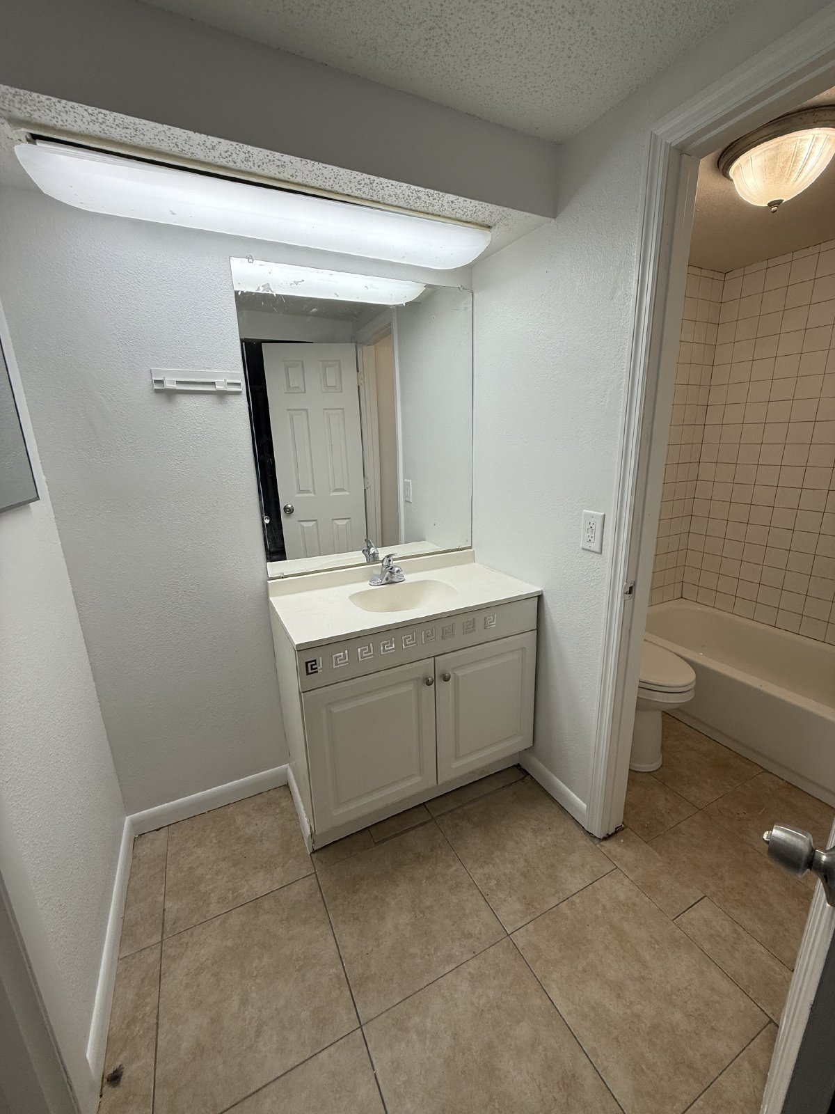 4 Bedroom, 2 Bathroom property image