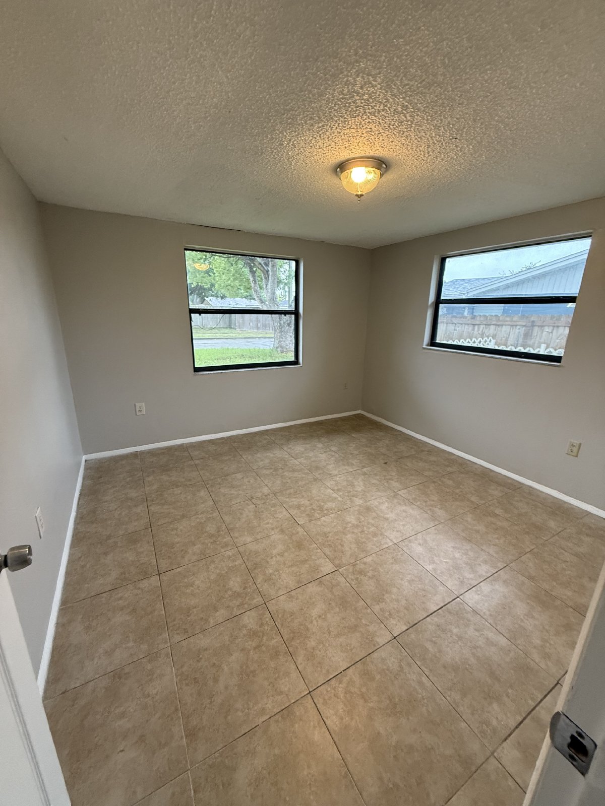 4 Bedroom, 2 Bathroom property image