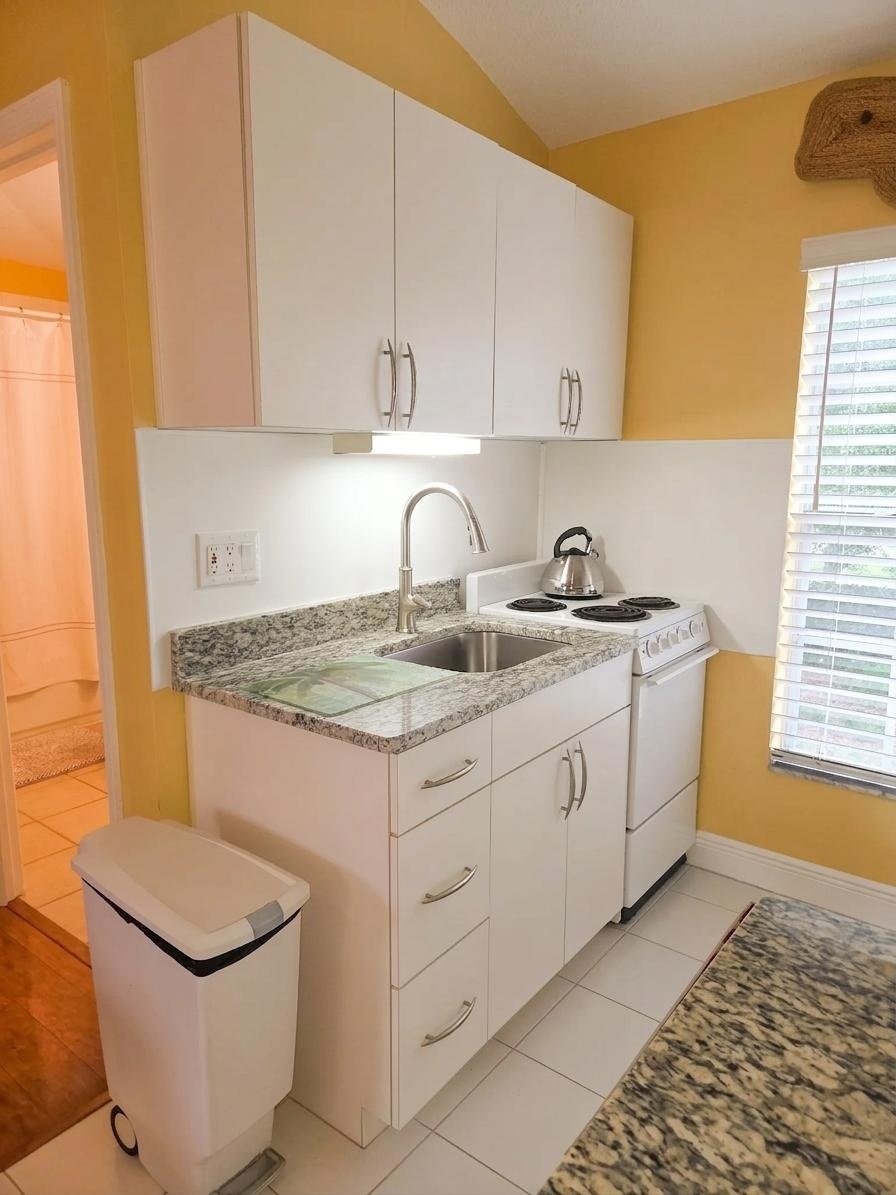 WESTCHASE Area - Furnished Loft / Utilities Included! property image
