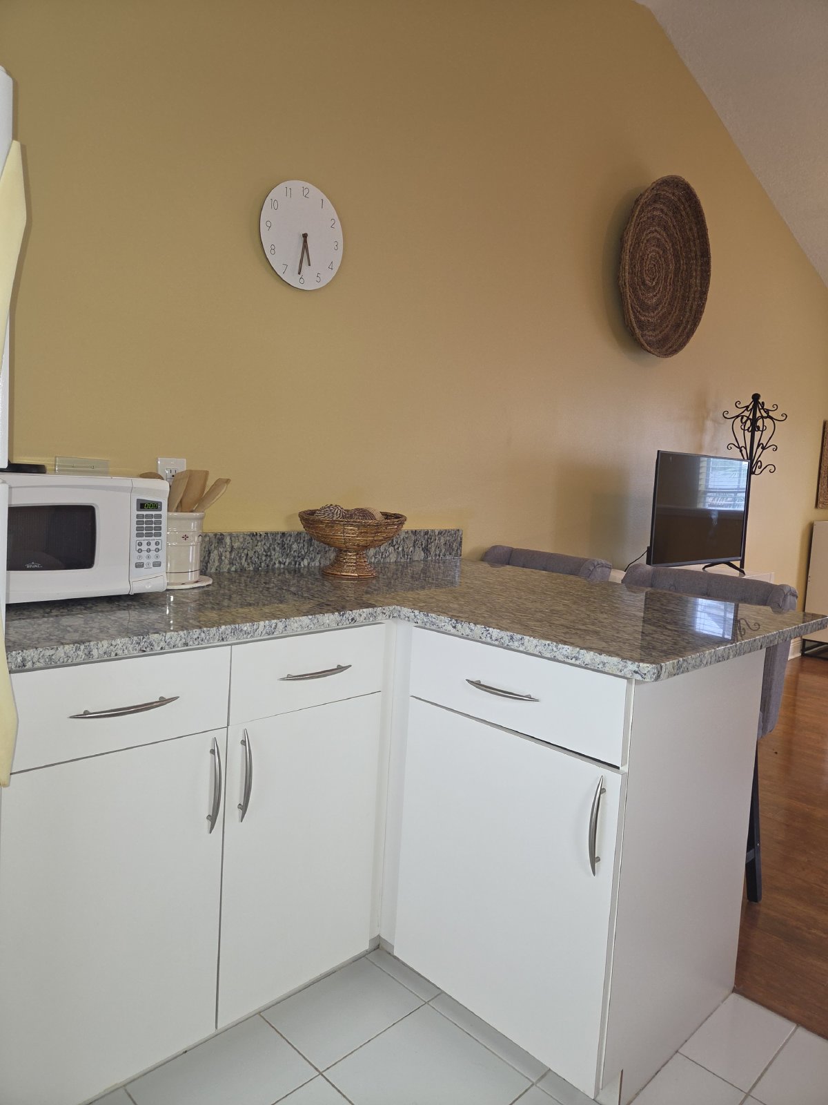 WESTCHASE Area - Furnished Loft / Utilities Included! property image