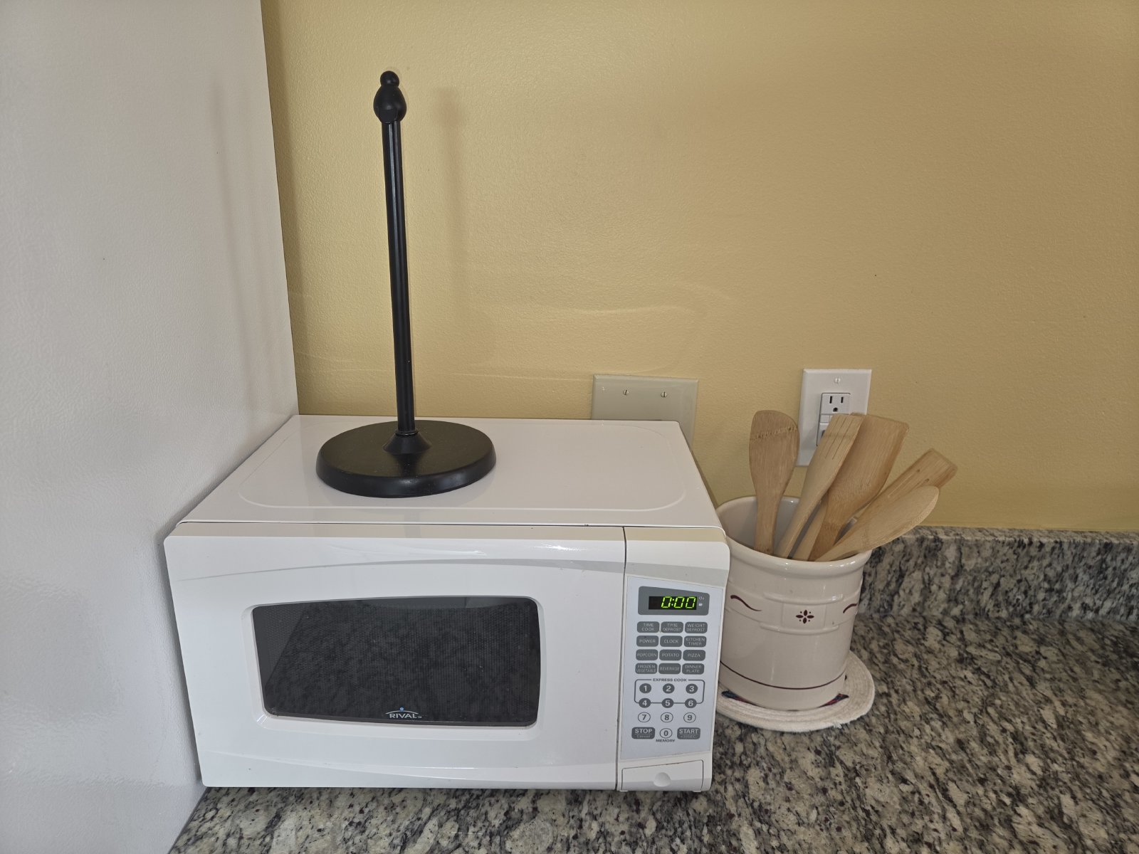 WESTCHASE Area - Furnished Loft / Utilities Included! property image