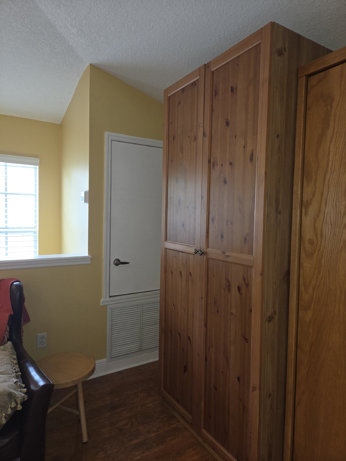 WESTCHASE Area - Furnished Loft / Utilities Included! property image