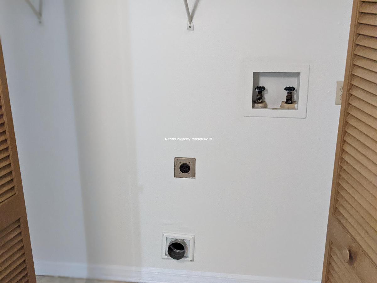 2/2 Upstairs Apartment In Brooksville property image