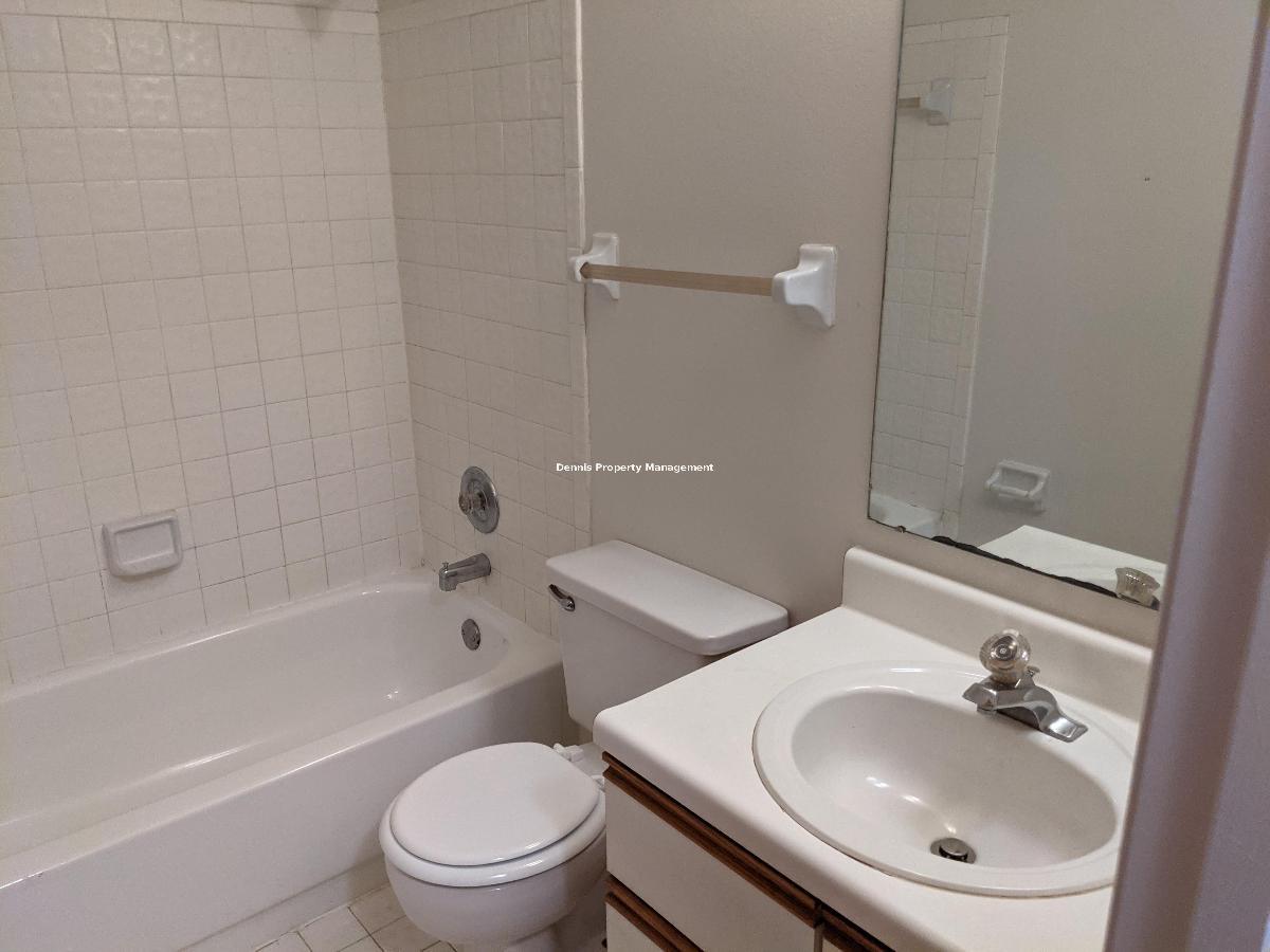 2/2 Upstairs Apartment In Brooksville property image