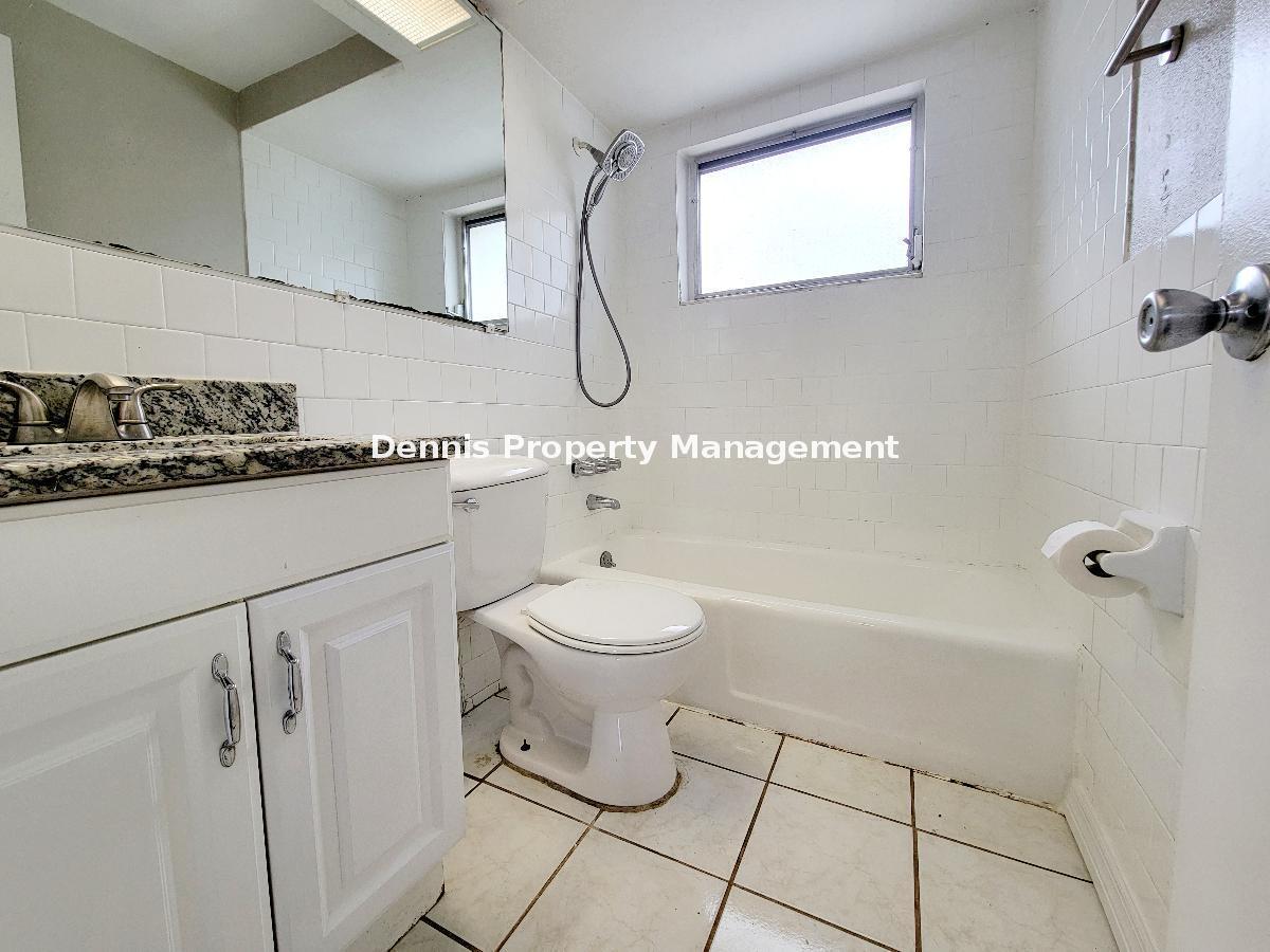 Affordable 3 Bed, 1 Bath, Fenced Backyard! property image