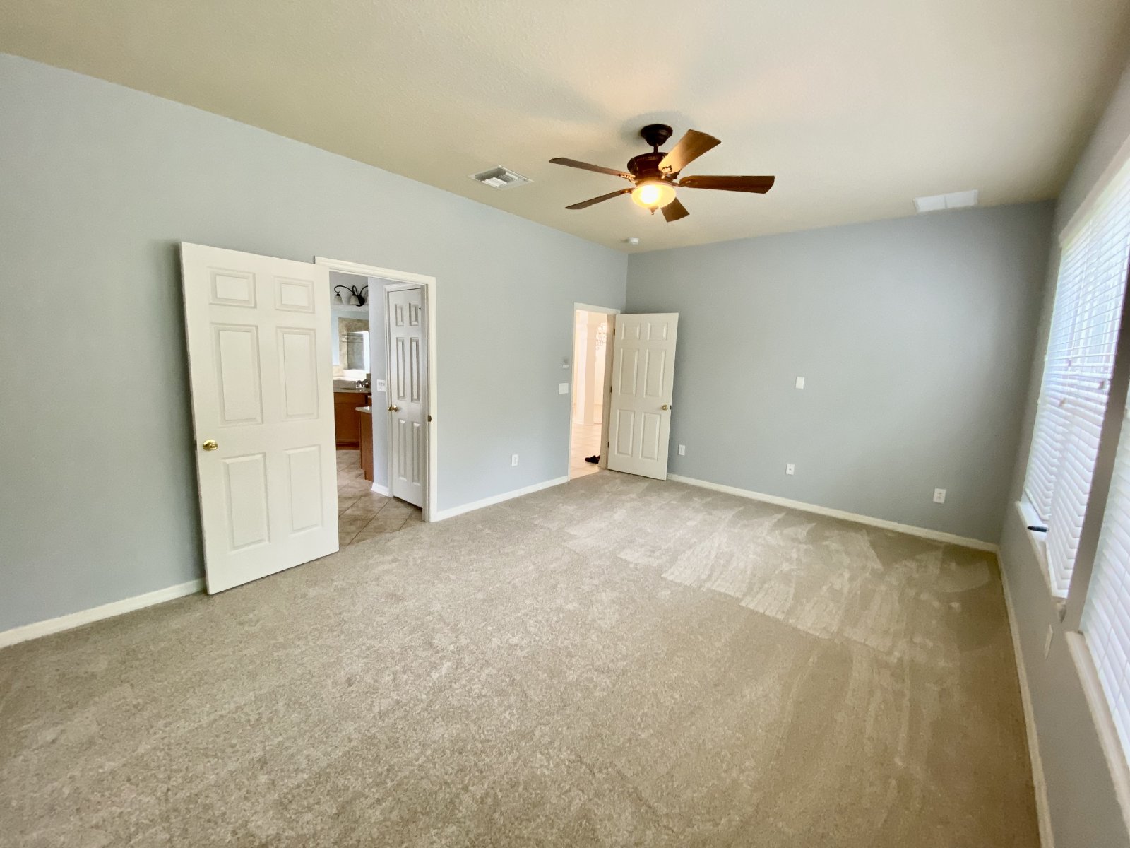 4 Bedroom 3 1/2 Bath 3 Car Garage Home In Buckingham At Tampa Palms property image