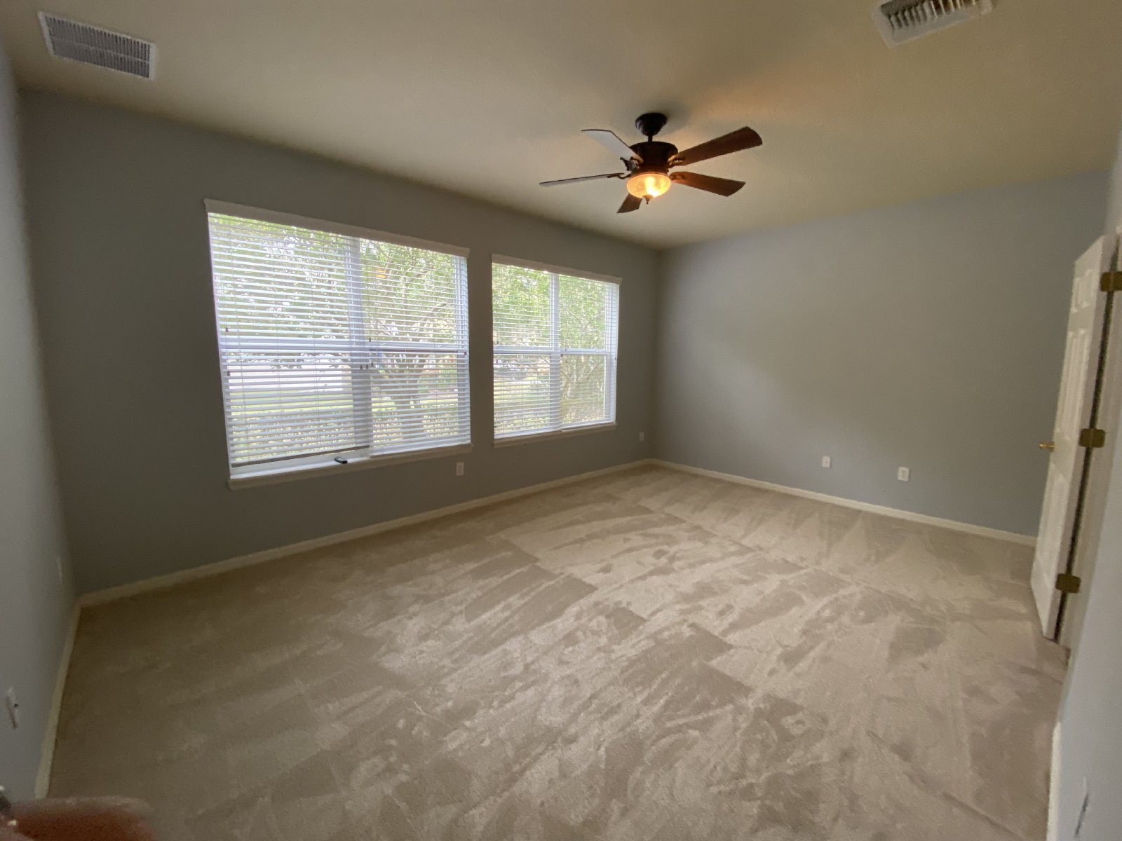 4 Bedroom 3 1/2 Bath 3 Car Garage Home In Buckingham At Tampa Palms property image
