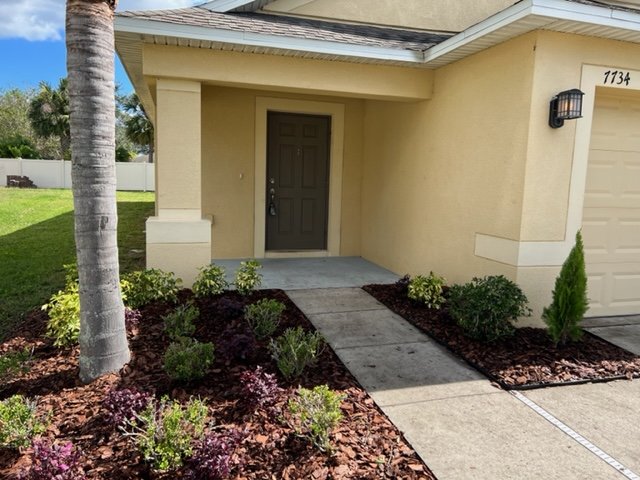 3/2 In Cypress Creek! Lawn Care Included property image
