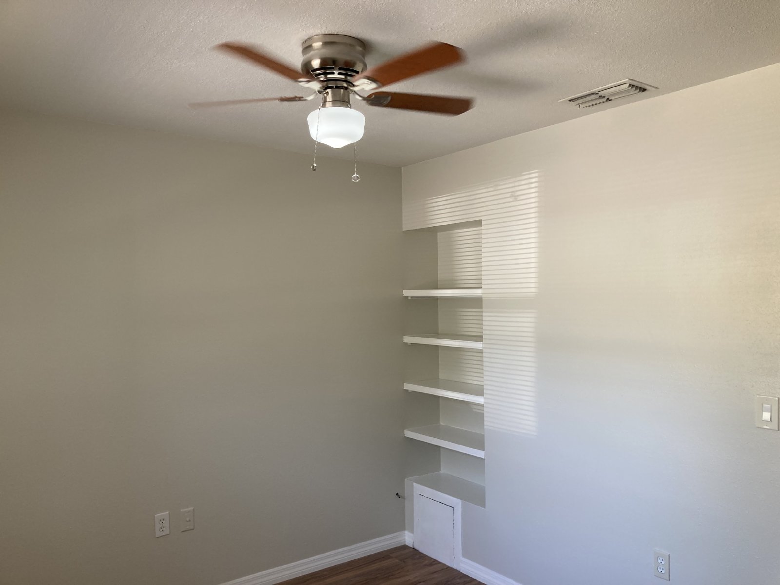 Adorable, Centrally Located 2/2 property image