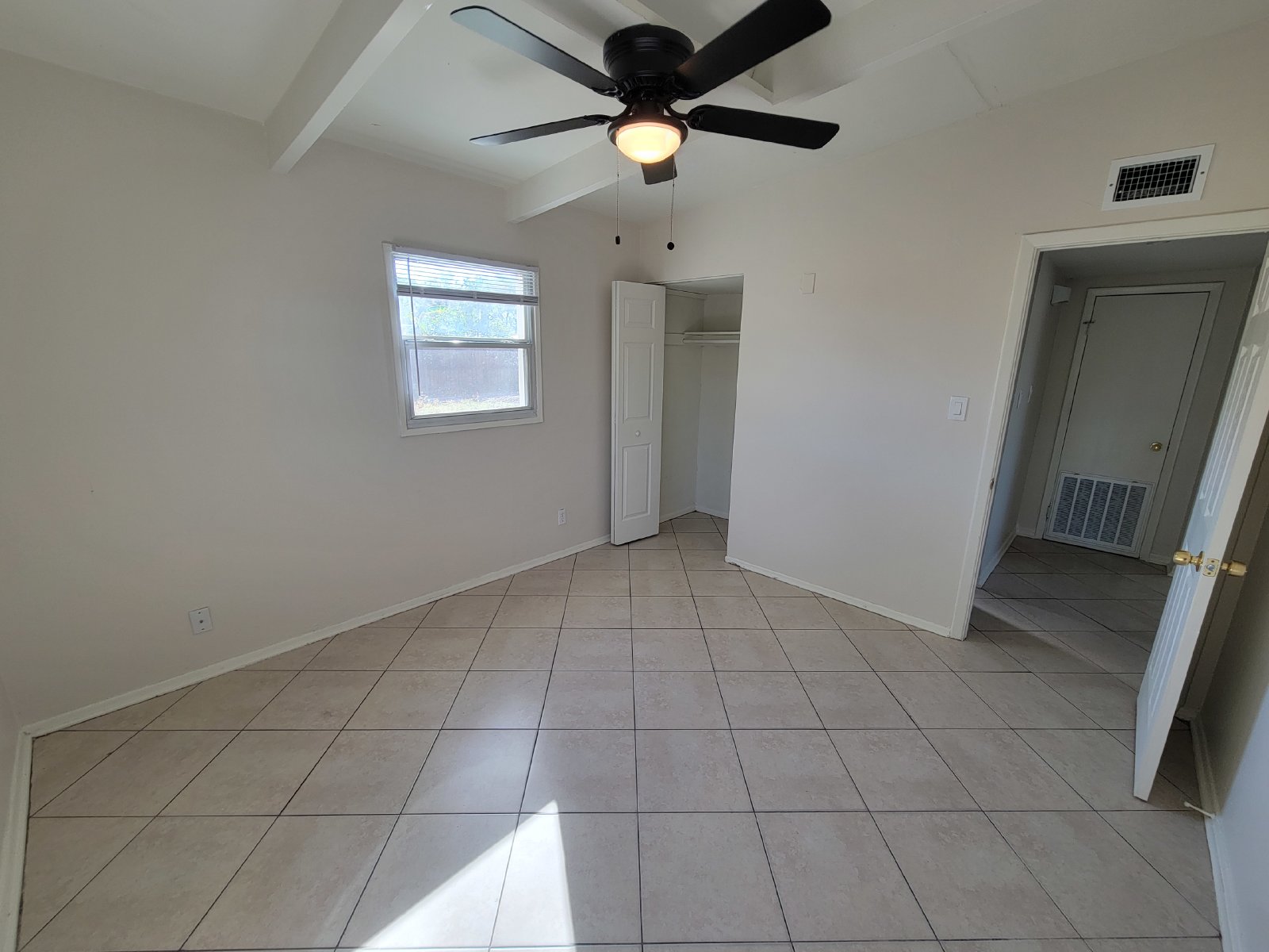 2 Bed 1 Bath, Fully Fenced Now Available For Rent property image