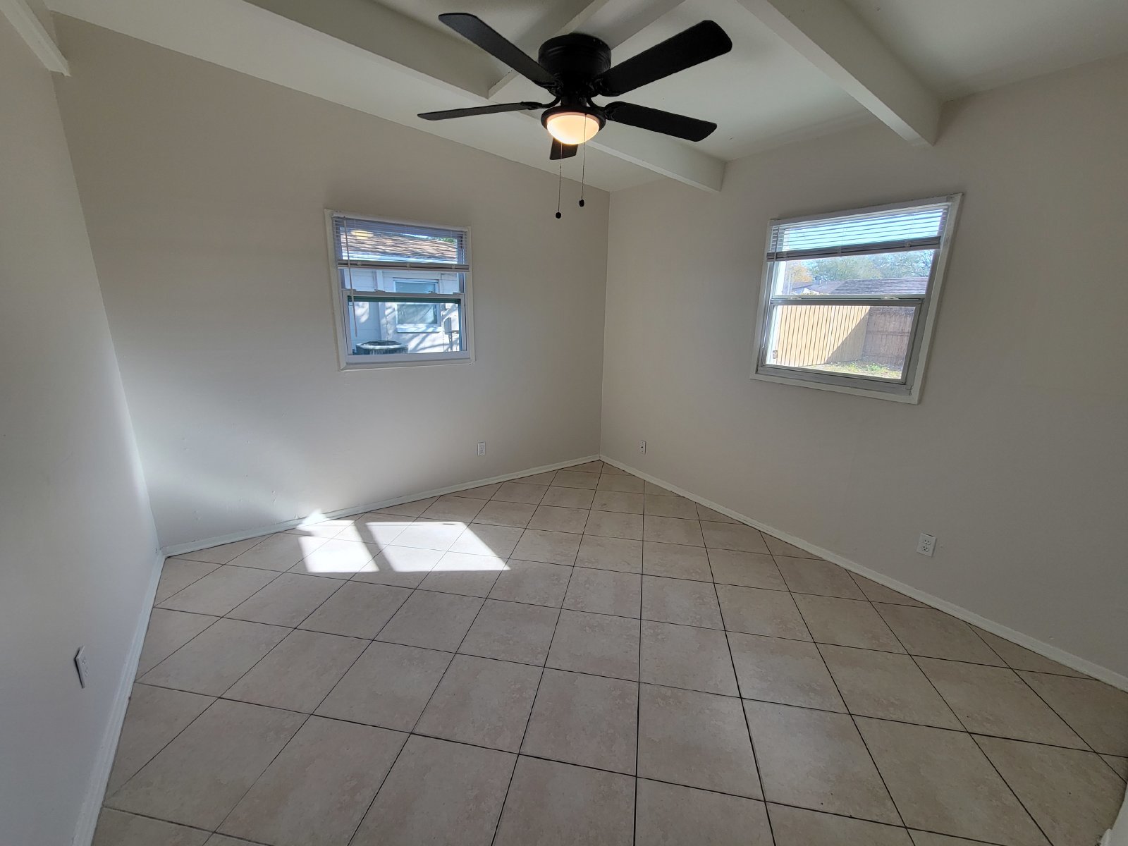 2 Bed 1 Bath, Fully Fenced Now Available For Rent property image