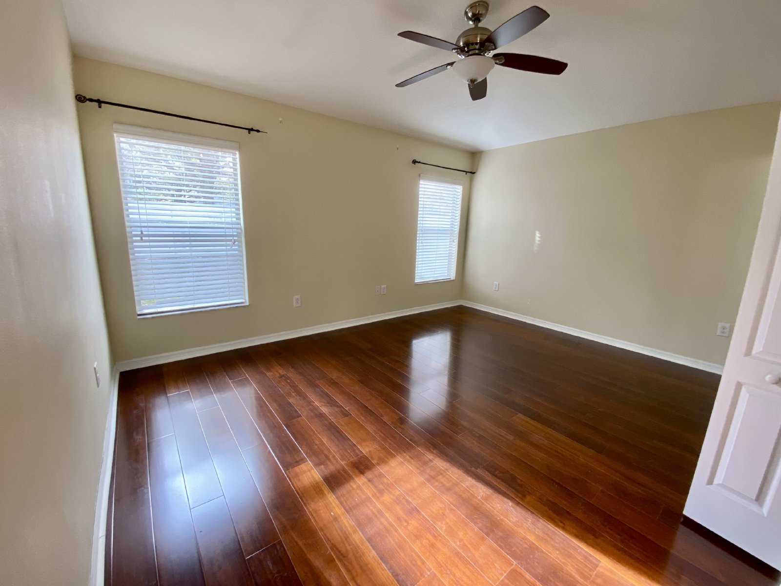 3/2 In Cypress Creek! Lawn Care Included property image