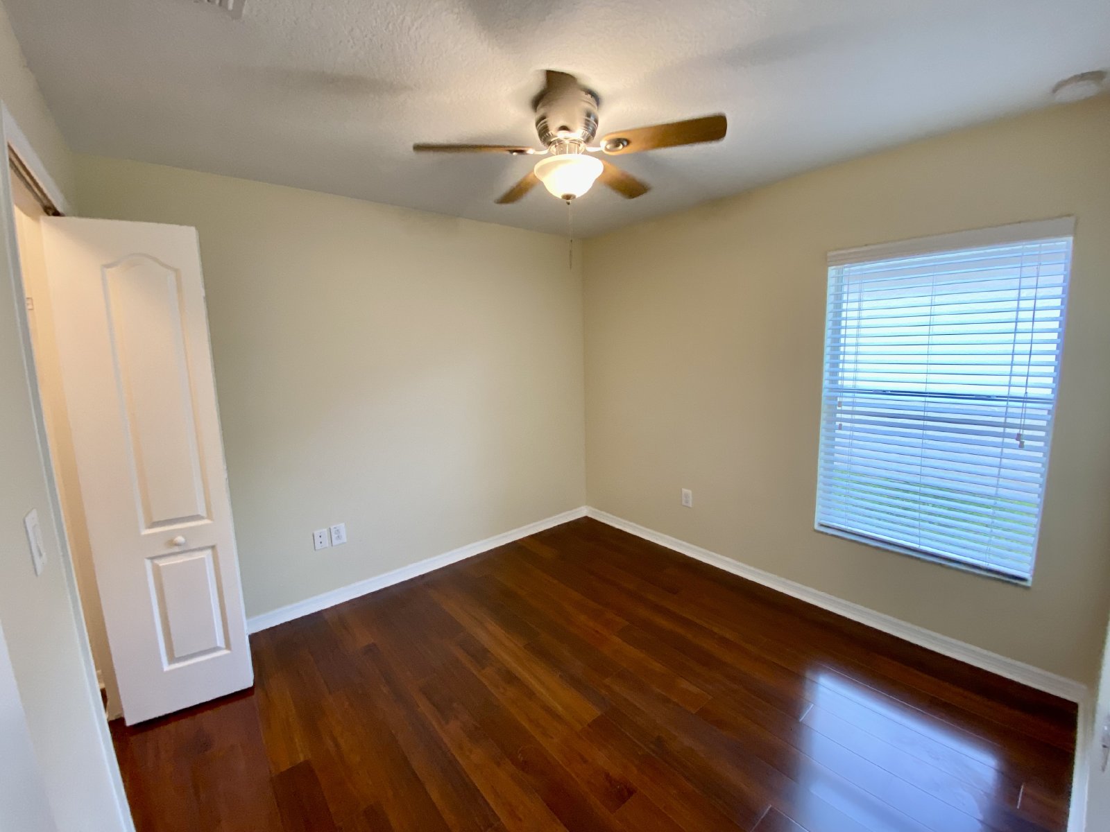 3/2 In Cypress Creek! Lawn Care Included property image